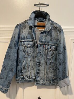 Levi's Light Blue Printed Denim Trucker Jacket